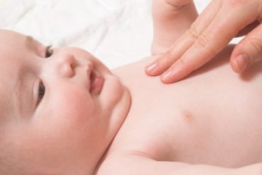Cara Merawat Kulit Bayi yang Sensitif