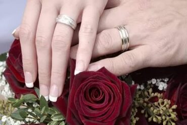 7 Perbedaan Diamond Engagement Ring dan Wedding Ring