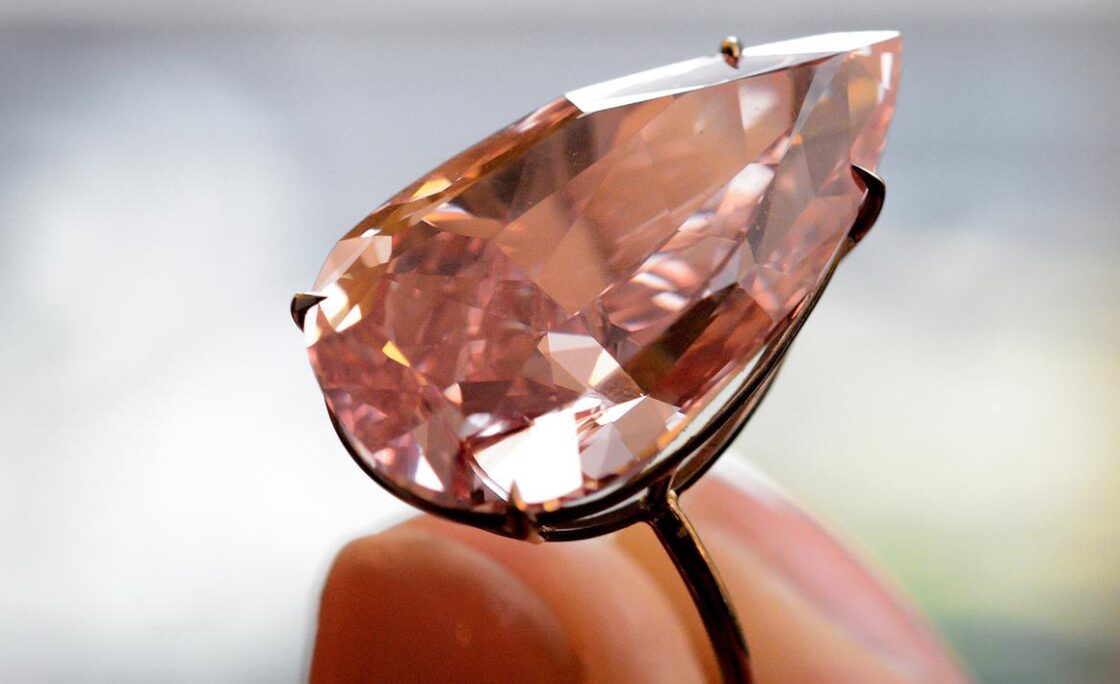 Pesona Fancy Diamond Sebagai Perhiasan Berlian Langka