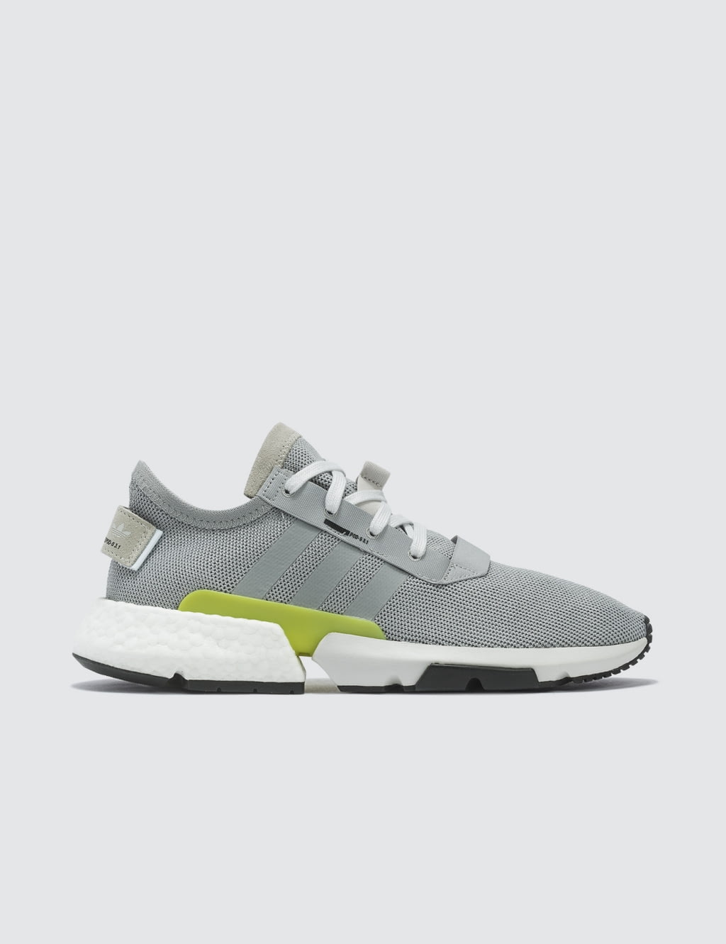 Sepatu Sneakers