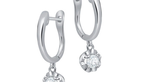 anting berlian berkualitas