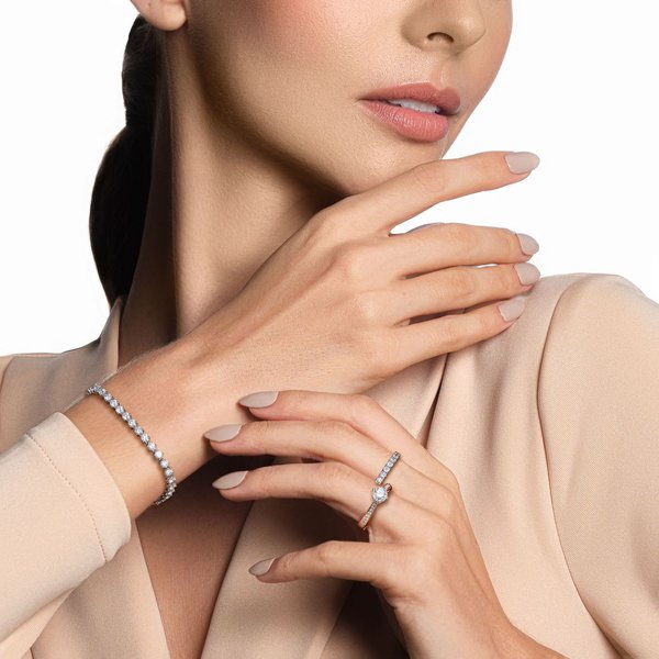 Tennis bracelet